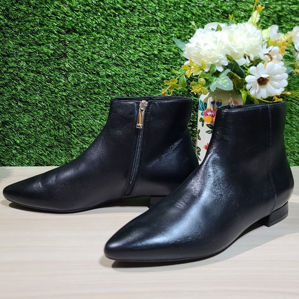 Aquatalia Prisilla Pointed Toe Bootie Black / US Women's 8